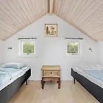 2 Bedroom Lovely In *