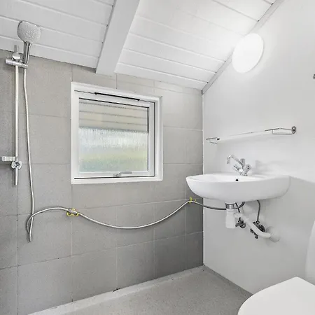 2 Bedroom Lovely In Nyaraló