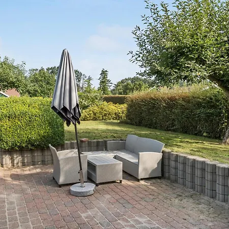 2 Bedroom Lovely In Holiday home Hejls