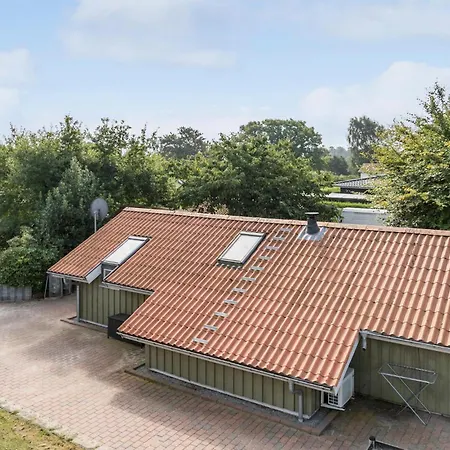 2 Bedroom Lovely In *